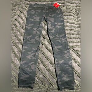 Spanx Look at Me Now Camo Leggings NWOT SZ medium